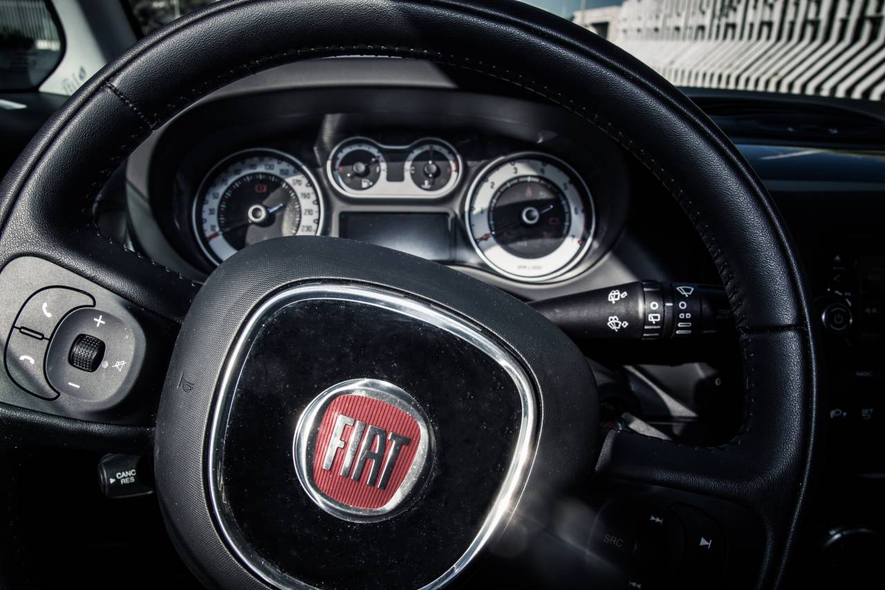 Jak si vybrat pravé auto do města - volant Fiatu