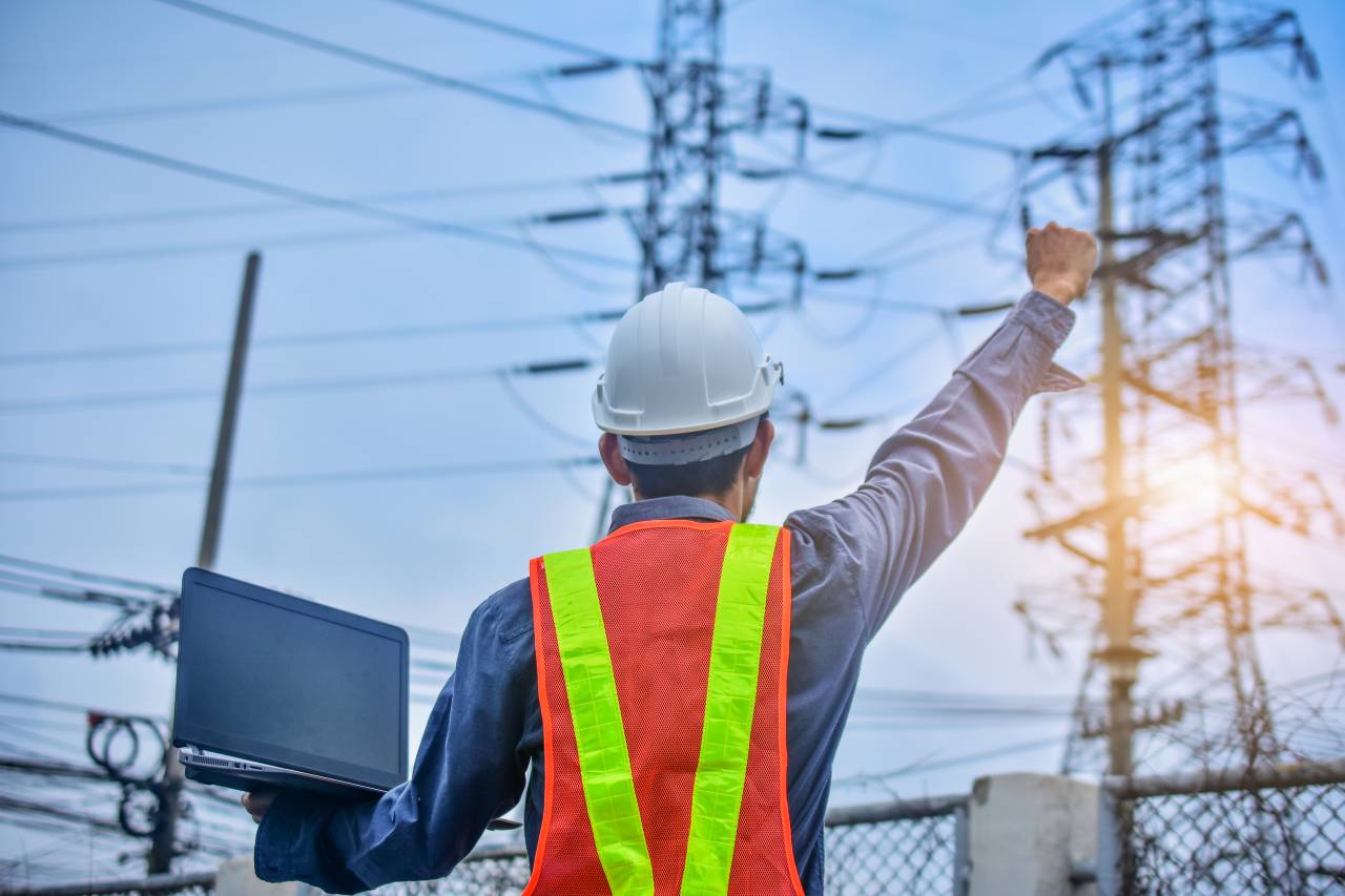 Velkoobchodní cena elektřiny zdražuje - Elektrotechnik u trafostanice
