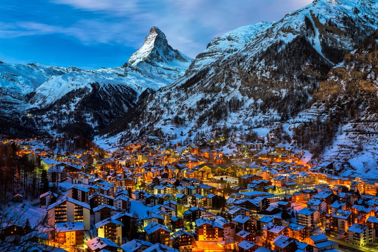 Lyžování ve Švýcarsku - Matternhorn na městem