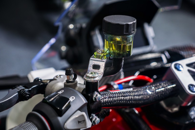 Příprava motorky před sezónou - brzdová kapalina