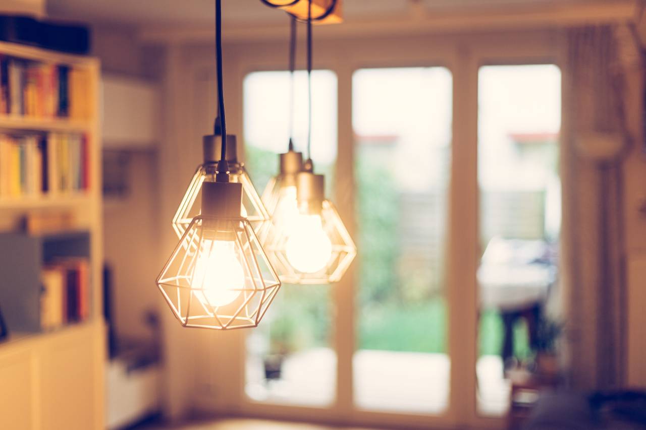 Velkoobchodní cena elektřiny zdražuje - Designové žárovky