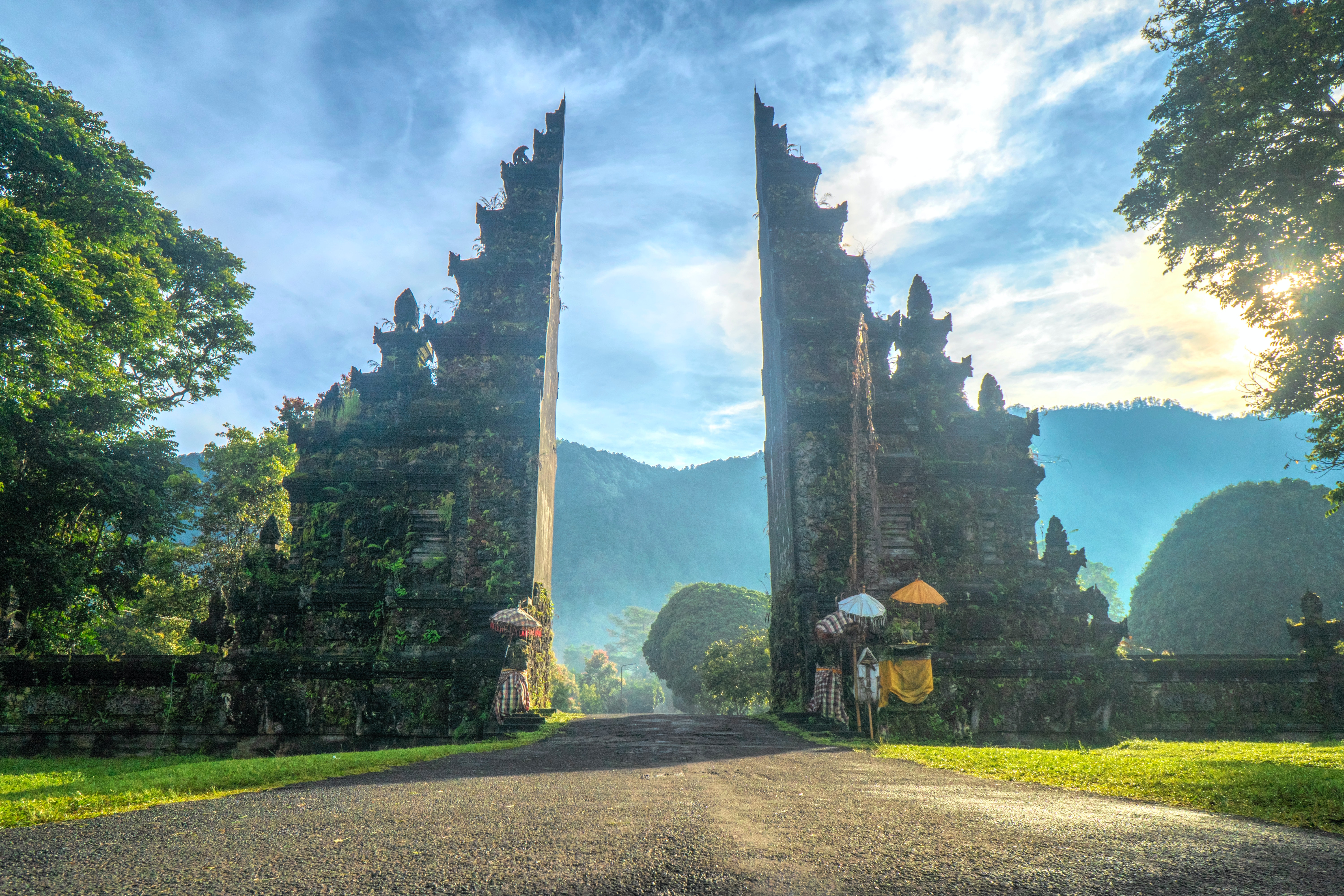 Obľúbené destinácie digitálnych nomádov Cesta s bránou na Bali
