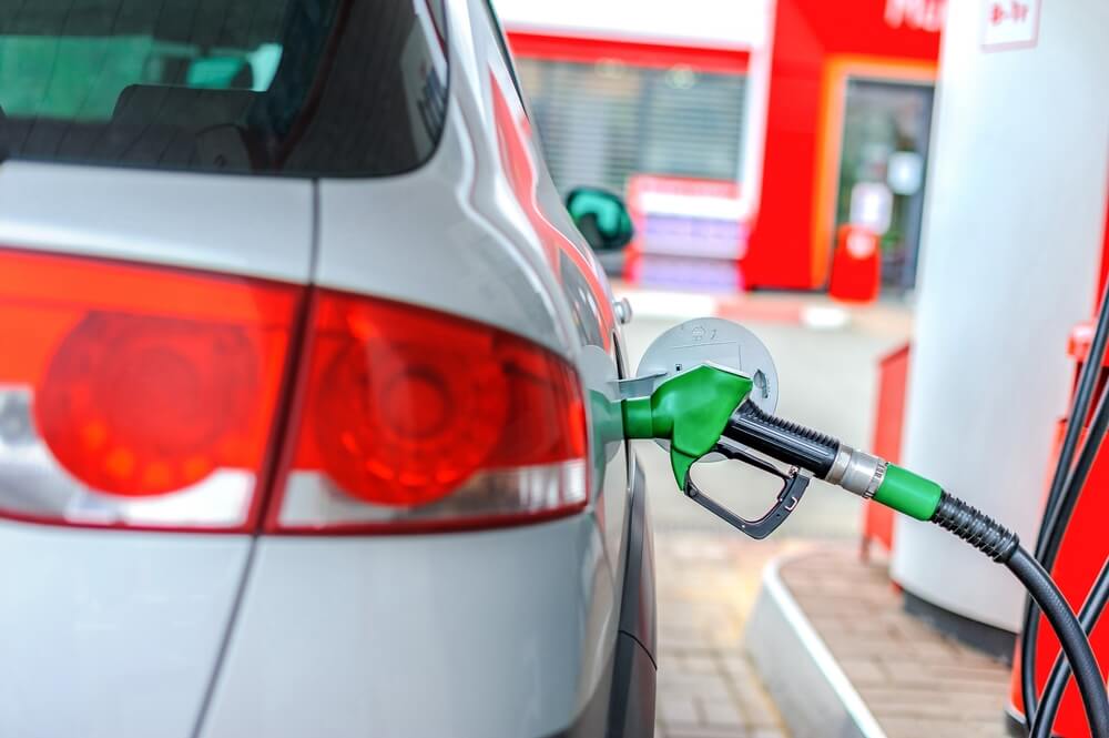 Jak ušetřit na pohonných hmotách? Stáhněte si chytrou aplikaci a jezděte chytře