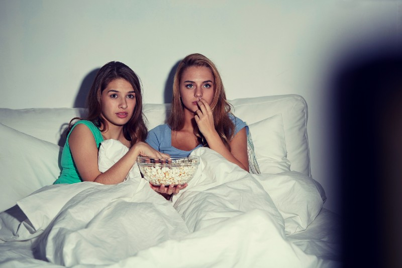 Sledování TV s popcornem - nejlepší TV balíčky